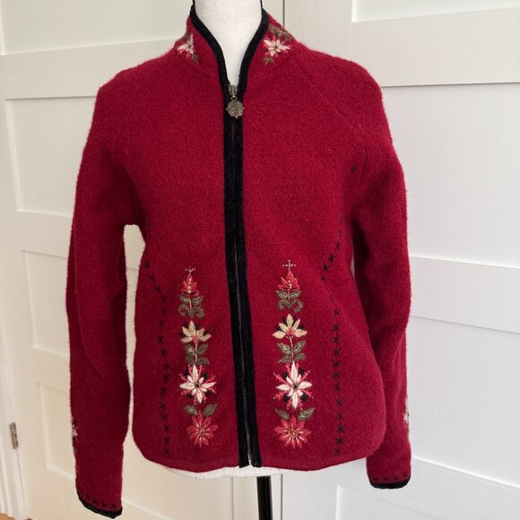 Icelandic Design Sweaters - Embroidered Icelandic Design 100% wool zip up cardigan with pockets - size S
